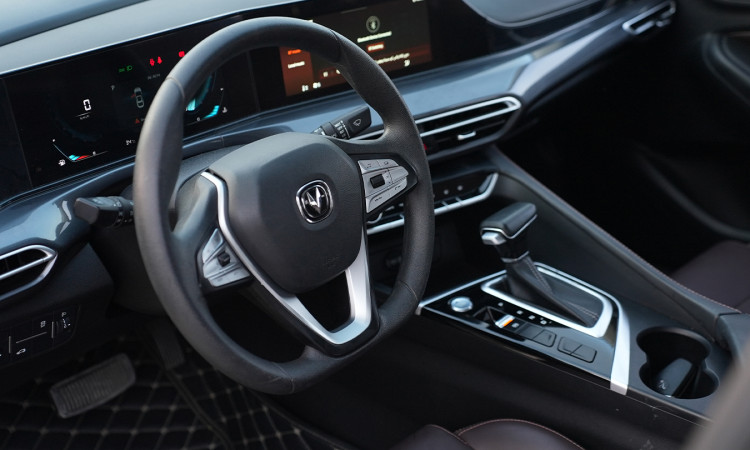 CHANGAN EADO PLUS