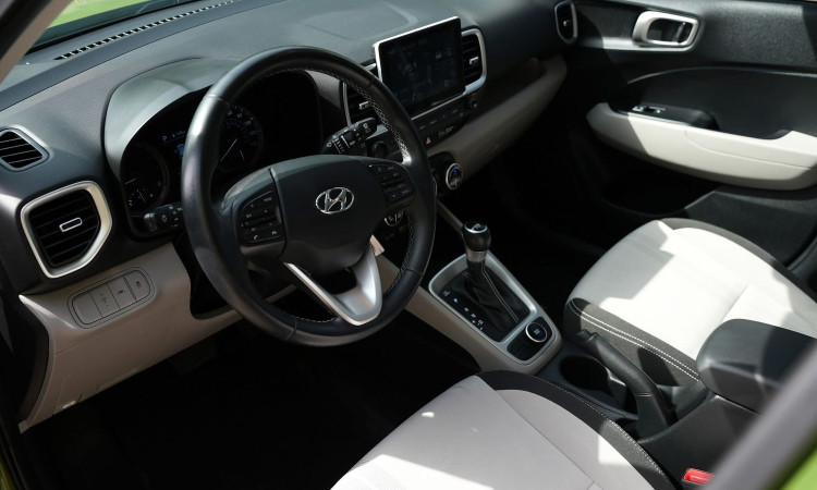 HYUNDAI VENUE