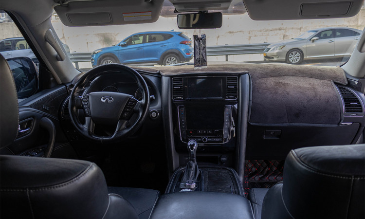 INFINITI QX80