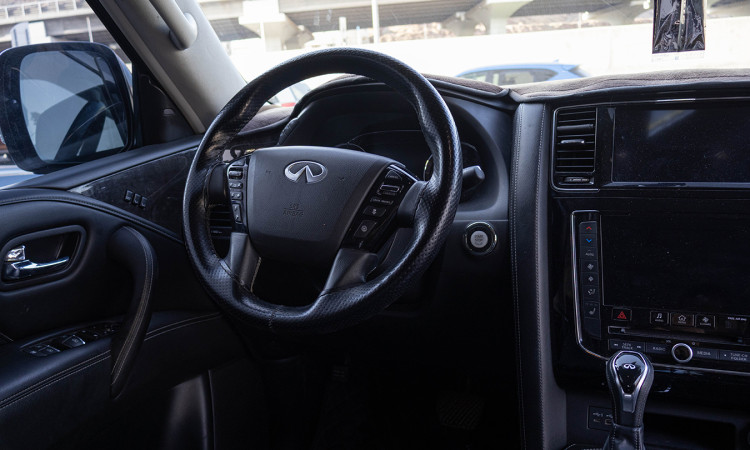 INFINITI QX80